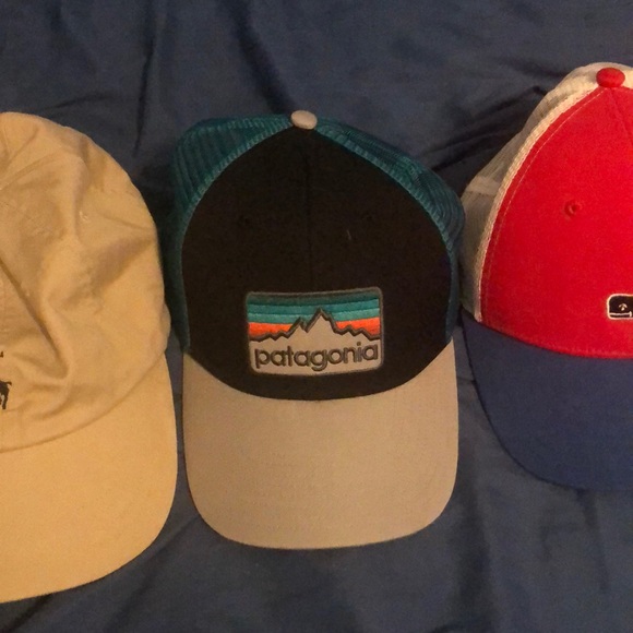 Under armor polo Patagonia and vineyard vines hats - Picture 3 of 5